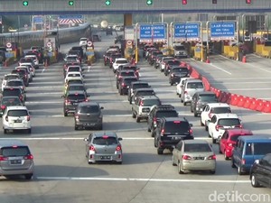 Hari Terakhir Libur Panjang, Gerbang Tol Kalitama Menuju Bandung Padat