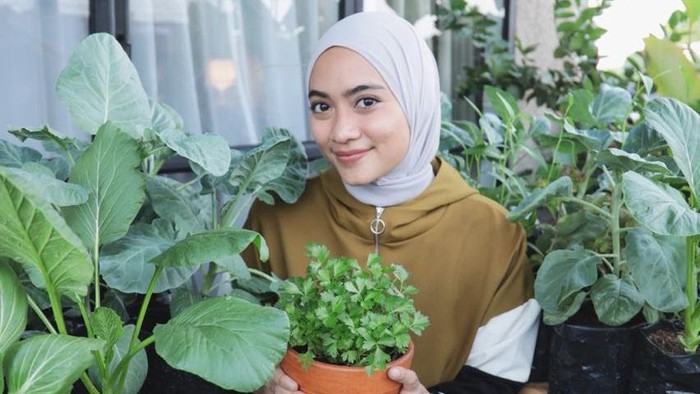 Ayudia Bing Slamet