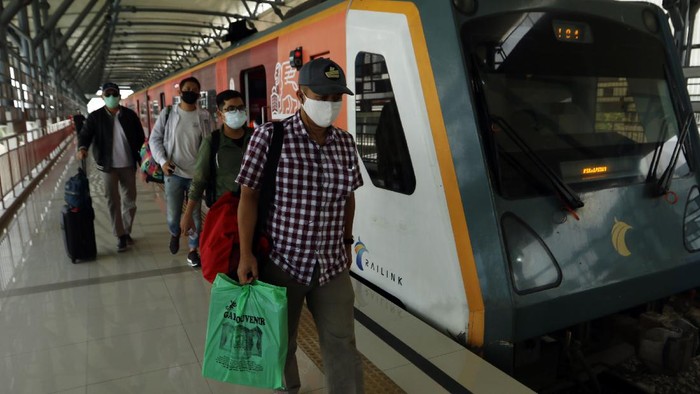 Kereta Api Bandara Kualanamu kembali beroperasi di masa Adaptasi Kebiasaan Baru. Sejumlah protokol kesehatan pun diterapkan dan wajib dipatuhi oleh penumpang.