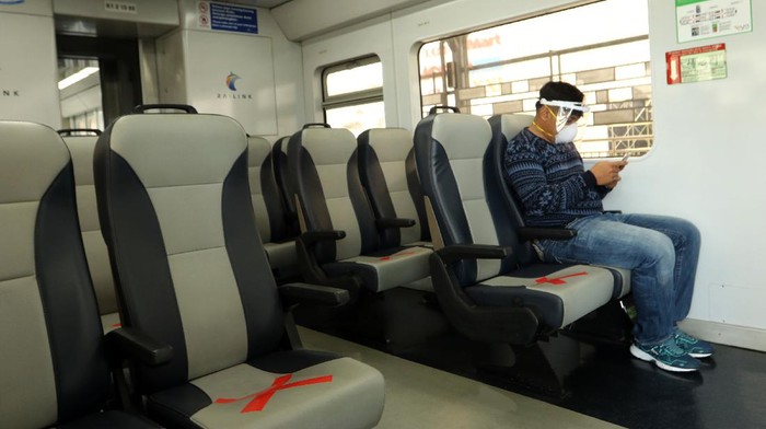 Kereta Api Bandara Kualanamu kembali beroperasi di masa Adaptasi Kebiasaan Baru. Sejumlah protokol kesehatan pun diterapkan dan wajib dipatuhi oleh penumpang.