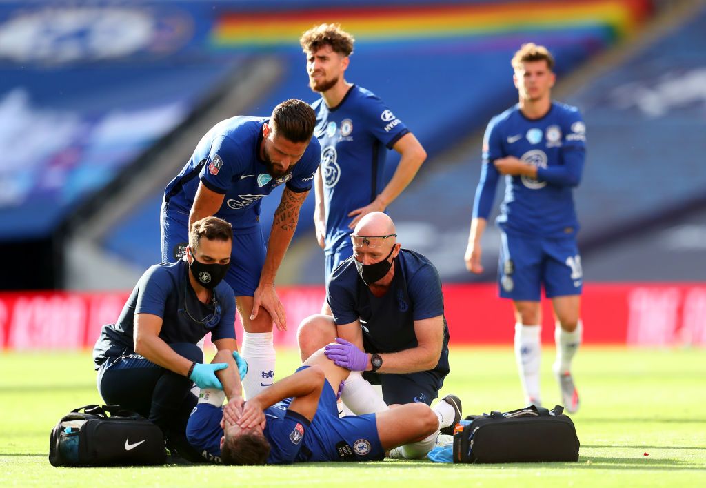 Cesar Azpilicueta LONDON, ENGLAND - AUGUST 01: Cesar Azpilicueta of Chelsea walks off the pitch injured by medical staff during the Heads Up FA Cup Final match between Arsenal and Chelsea at Wembley Stadium on August 01, 2020 in London, England. Football Stadiums around Europe remain empty due to the Coronavirus Pandemic as Government social distancing laws prohibit fans inside venues resulting in all fixtures being played behind closed doors. (Photo by Adam Davy/Pool via Getty Images)