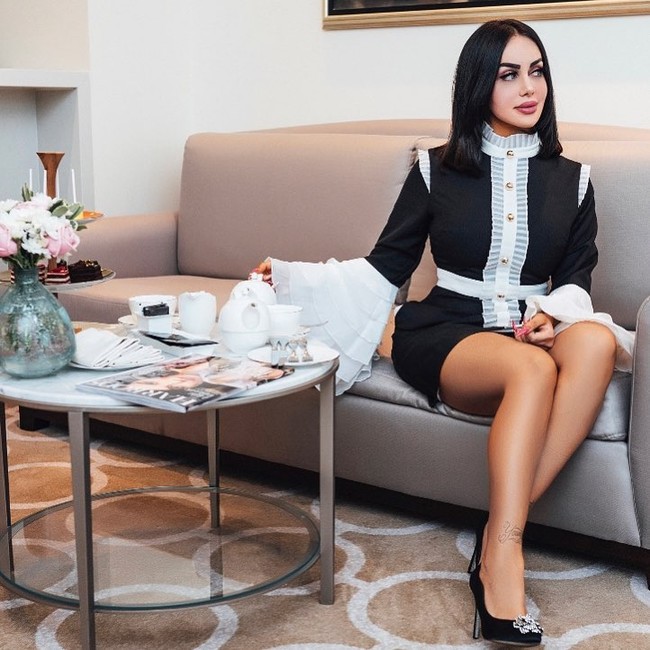 Banyak orang mengagumi bokongku dan bertanya di mana aku melakukan operasi. Mereka mengatakan itu terlihat 100% sempurna dan aku tidak seharusnya mengubahnya, Foto: Instagram @theonlymeliii