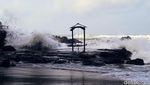 Pantai Karangnini yang Eksotis