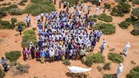 Dilansir dari AP, Salim Abdool Karim, seorang epidemiologi yang mengepalai komite penasihat menteri COVID-19 di Afrika Selatan, mengatakan pada WHO bahwa sejumlah orang yang dirawat di awal pandemi ini merebak di Afrika mendapat perlakuan seperti di awal epidemi HIV melanda kawasan tersebut. Sekitar tahun 1990-an, saat HIV mulai merebak di Afrika, orang dengan HIV kerap dijauhi oleh keluarga mereka sendiri, serta kesulitan untuk mendapatkan perawatan karena ditolak oleh sejumlah petugas kesehatan.