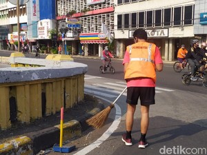 Lari Tak Pakai Masker, Warga Simprug Jaksel Ini Kena Sanksi Kerja Sosial