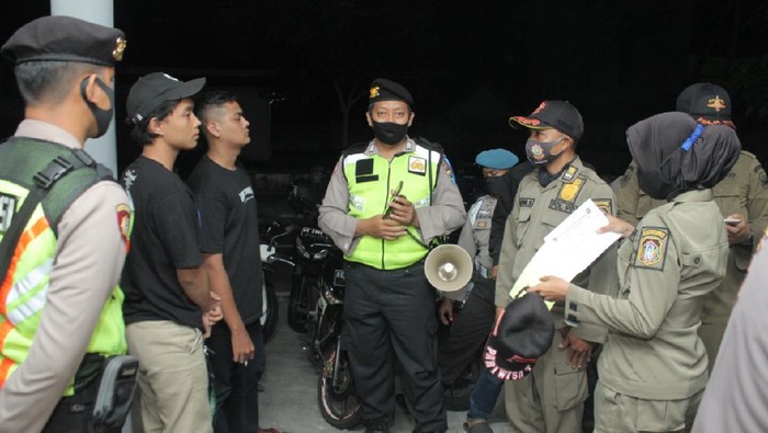 Petugas Temukan Bocah Diduga Mabuk dan Bawa Sajam