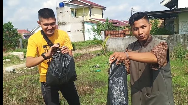 prank daging kurban isi sampah