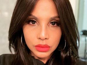 Agar Awet Muda, Toni Braxton Pakai Sex Toys di Wajah Setelah Skincare