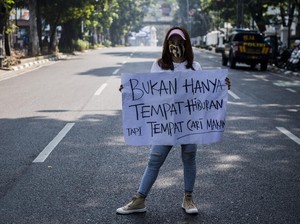 Jabar Hari Ini: Demo Pekerja Hiburan Malam-Pria Bandung Pamer Alat Kelamin