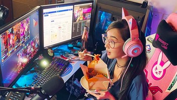 Ia tak memungkiri kadang diremehkan sebagai gamer karena dia seorang wanita. Ketika gamer lain melihat para wanita, mereka seakan menyepelekan dan menganggap kami gamer palsu, katanya. Padahal ia mengaku jago main game. Foto: Instagram