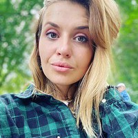 Aku terbangun setelah dia mencekik leherku dan mulai memukuli wajahku. Aku mulai berteriak dan meminta tolong tapi tidak ada satupun yang datang, ungkap Anastasia, seperti dikutip dari Daily Mail.   Foto: dok. Facebook