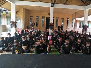 Beda! Ritual Seren Taun Kasepuhan Cisungsang Gunakan Standar COVID-19