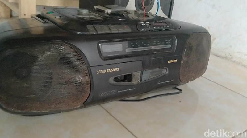 Belajar dari Rumah Pakai Radio Komunitas di Pekalongan