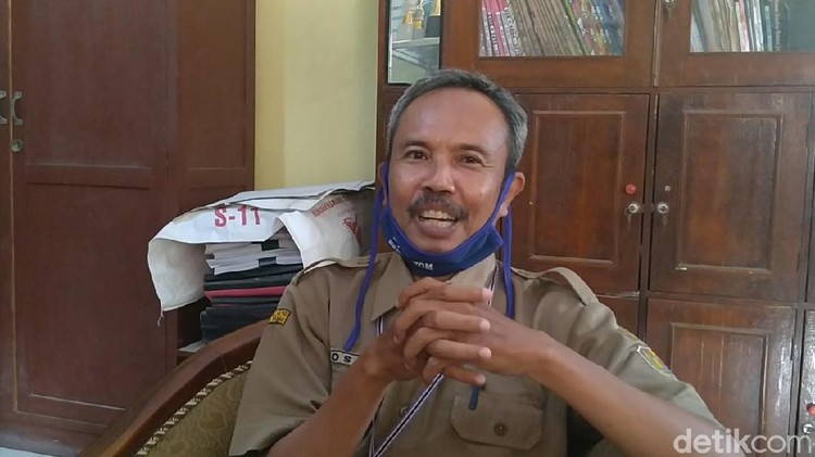 Belajar dari Rumah Pakai Radio Komunitas di Pekalongan Belajar dari Rumah Pakai Radio Komunitas di Pekalongan