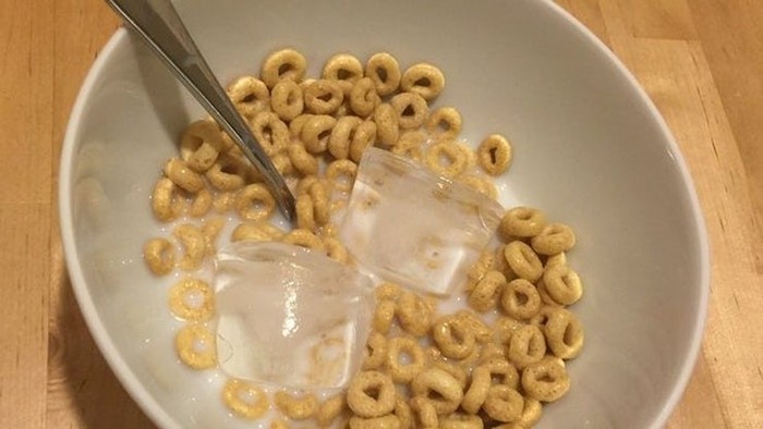 Cara nyeleneh makan sereal untuk sarapan