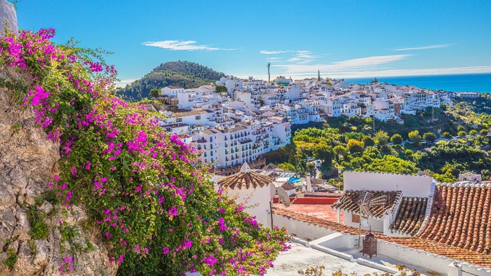 all white village of south Spain(スペイン南部、白い建物が可愛い町)