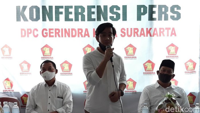 Gibran Rakabuming di kantor Gerindra Solo, Senin (3/8/2020)
