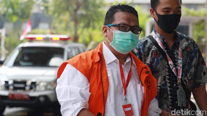 Ini Tampang Bapenda Kutim Penerima Suap Rp 4,8 miliar Selain Ismunandar, KPK juga menahan Bapenda Kutim Musyaffa. Ia diduga menerima suap Rp 4,8 miliar terkait proyek di Kutai Timur.