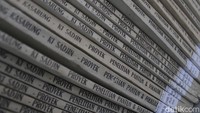 Perpustakaan itu tak hanya menjadi tempat singgah bagi orang-orang yang haus akan bacaan, namun juga difungsikan sebagai sentral aktivitas Yayasan Pusat Studi Sunda di Jawa Barat.