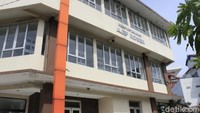 Perpustakaan ini merupakan salah satu yang dibangun Ajip di sela hidupnya, selain Perpustakaan Jati Niskala miliknya di Pabelan, Magelang.