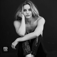 Leila George pun mengenyam pendidikan di bidang seni. Pada 2010, dia masuk Arts Educational Schools di London. Setahun kemudian pindah ke Australia untuk melanjutkan sekolah di Sydney Film School. Pada 2012, bertolak ke New York City dan melanjutkan studi di Lee Starsberg Institute. Foto: Instagram