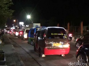 Arus Balik Idul Adha, Jalan Raya Sumedang-Bandung Macet