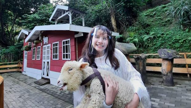 Maribaya Glamping Tent