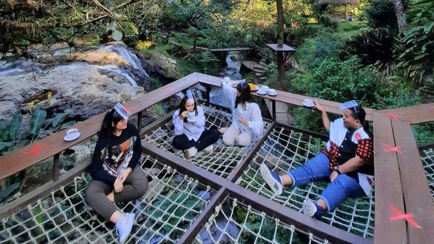 Maribaya Glamping Tent