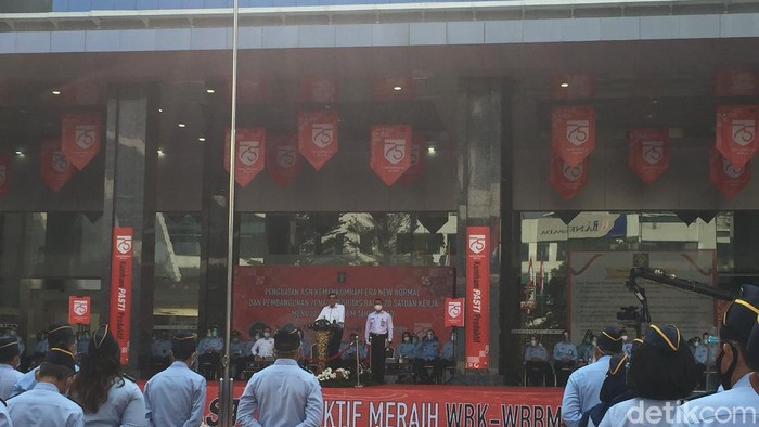 Menkum HAM Yasonna Laoly berikan arahan di depan para satker Kemenkumham.