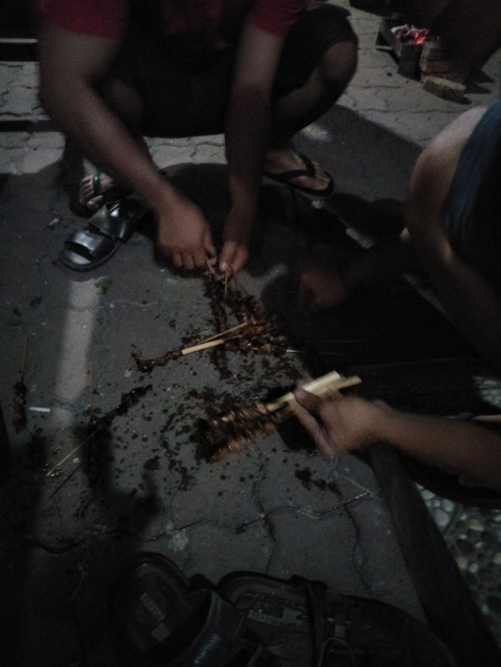 Momen gagal netizen saat bakar sate
