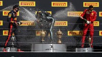 Hamilton mengungguli Max Verstappen dan Charles Leclerc. Photo/Frank Augstein, Pool.