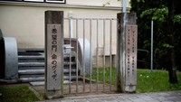 Sugihara mau menerbitkan visa transit bagi para pengungsi, asal para pengungsi harus berjanji tidak akan tinggal di Jepang. Mereka juga harus bisa membuktikan sebagai warga negara Polandia yang sah dengan menunjukkan paspor. (AP)