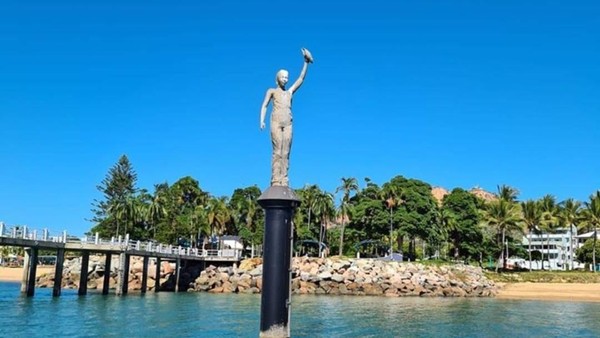 Salah satu hal menarik di musuem ini yaitu patung Ocean Siren yang menggambarkan anak berumur 12 tahun. Dia adalah Takoda Johnson, seorang gadis yang berasa; dari Walgurukaba. (MOUA/instagram) Salah satu hal menarik di musuem ini yaitu patung Ocean Siren yang menggambarkan anak berumur 12 tahun. Dia adalah Takoda Johnson, seorang gadis yang berasa; dari Walgurukaba. (MOUA/instagram)