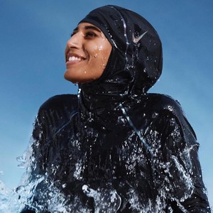 Kisah Inspiratif Hijabers Jadi Penyelam Wanita Pertama di Arab Saudi Kisah Inspiratif Hijabers Jadi Penyelam Wanita Pertama di Arab Saudi