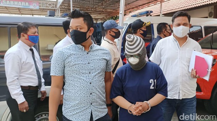 Pelaku teror paket ke Mbak Titik di Polres Kendal, Senin (3/8/2020).