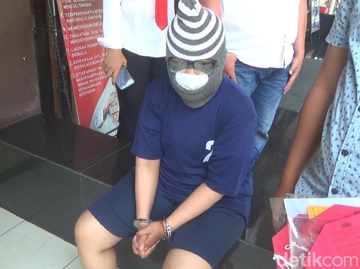Pelaku teror paket parabola-pisang 1 truk di Kendal, Senin (3/8/2020).
