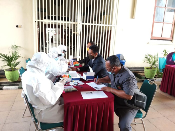 pengadilan negeri surabaya jalani rapid test usai mudik idul adha