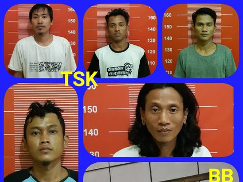 5 tersangka kasus pengeroyokan sopir angkot di Balaraja, Tangerang, Banten.