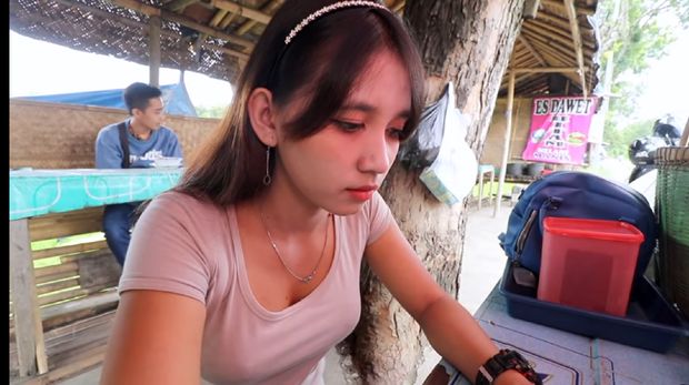 penjual es dawet ireng cantik