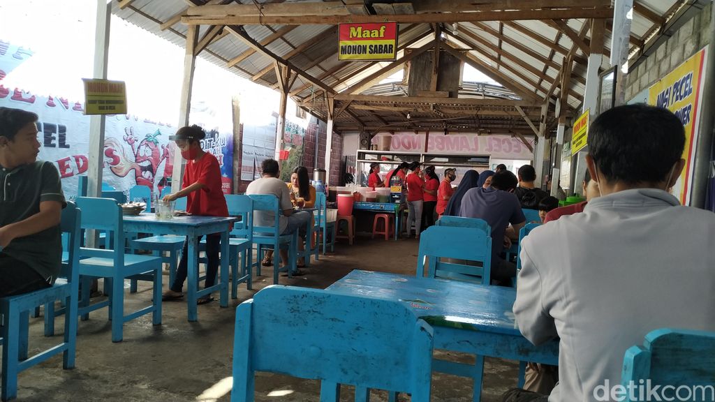 Penjual Pencel di Blitar