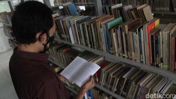 Perpustakaan Ajip Rosidi di Bandung