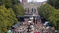 2. Jerman Ekonomi Jerman pada kuartal II-2020 kembali mengalami kontraksi sebesar -10,1%. Laporan itu menandakan ekonomi Jerman masuk dalam jurang resesi. AP Photo/Markus Schreiber  
