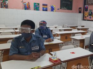 Meski Tersisa 4 Guru Positif COVID, Sekolah Tatap Muka di Surabaya Masih Dikaji