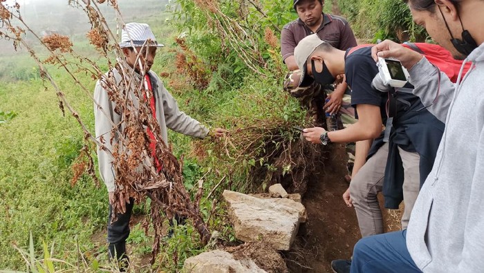 Situs Kuno Ondho Budho di Dataran Tinggi Dieng Situs Kuno Ondho Budho di Dataran Tinggi Dieng