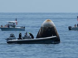 Detik-detik Astronaut NASA Mendarat di Bumi dengan Kapsul SpaceX