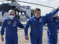 Detik-detik Astronaut NASA Mendarat di Bumi dengan Kapsul SpaceX