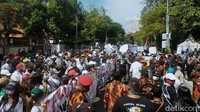 Aksi ini mendapat penjagaan dari 170 personel gabungan.