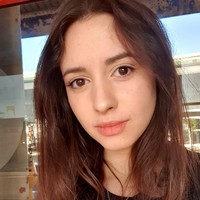 Untuk menangani sang pria yang menguntitnya, Anita saat itu bahkan membutuhkan bantuan dari dua penjaga toko untuk menahannya agar berhenti mengikuti dirinya. Bahkan Anita mengklaim bahwa pria tersebut juga pernah secara fisik melukainya. Foto: Twitter @Tweet4nita