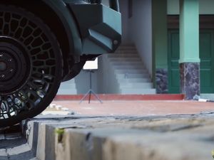 Lulus Uji Paku dan Peluru, Ban Tanpa Udara TNI AD Segera Dites di Jalan Tol