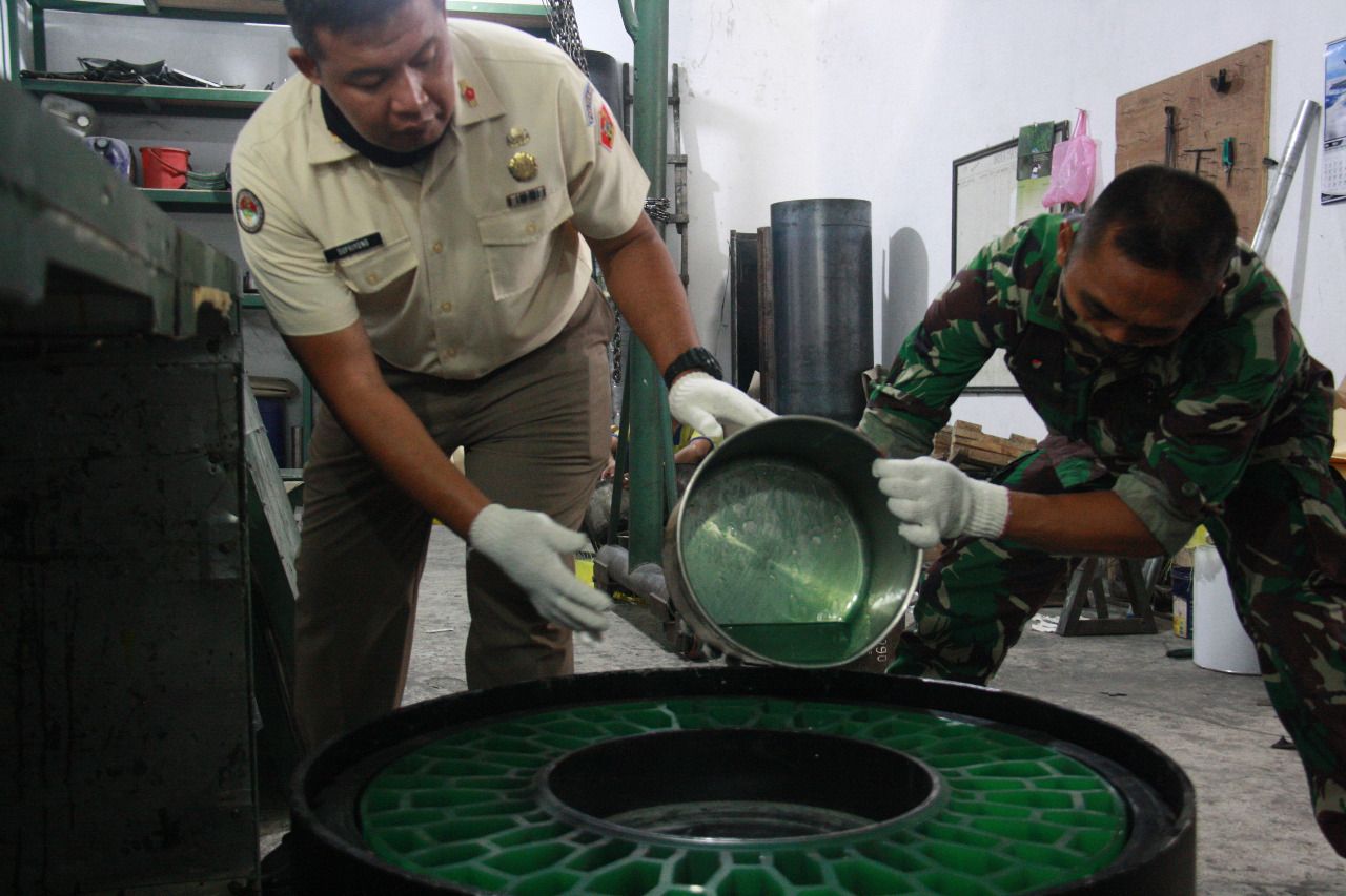 Teknologi ban tanpa udara yang dikembangkan oleh TNI AD